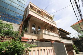 Eiffel Residence Batu Tulis 37 - Female Only